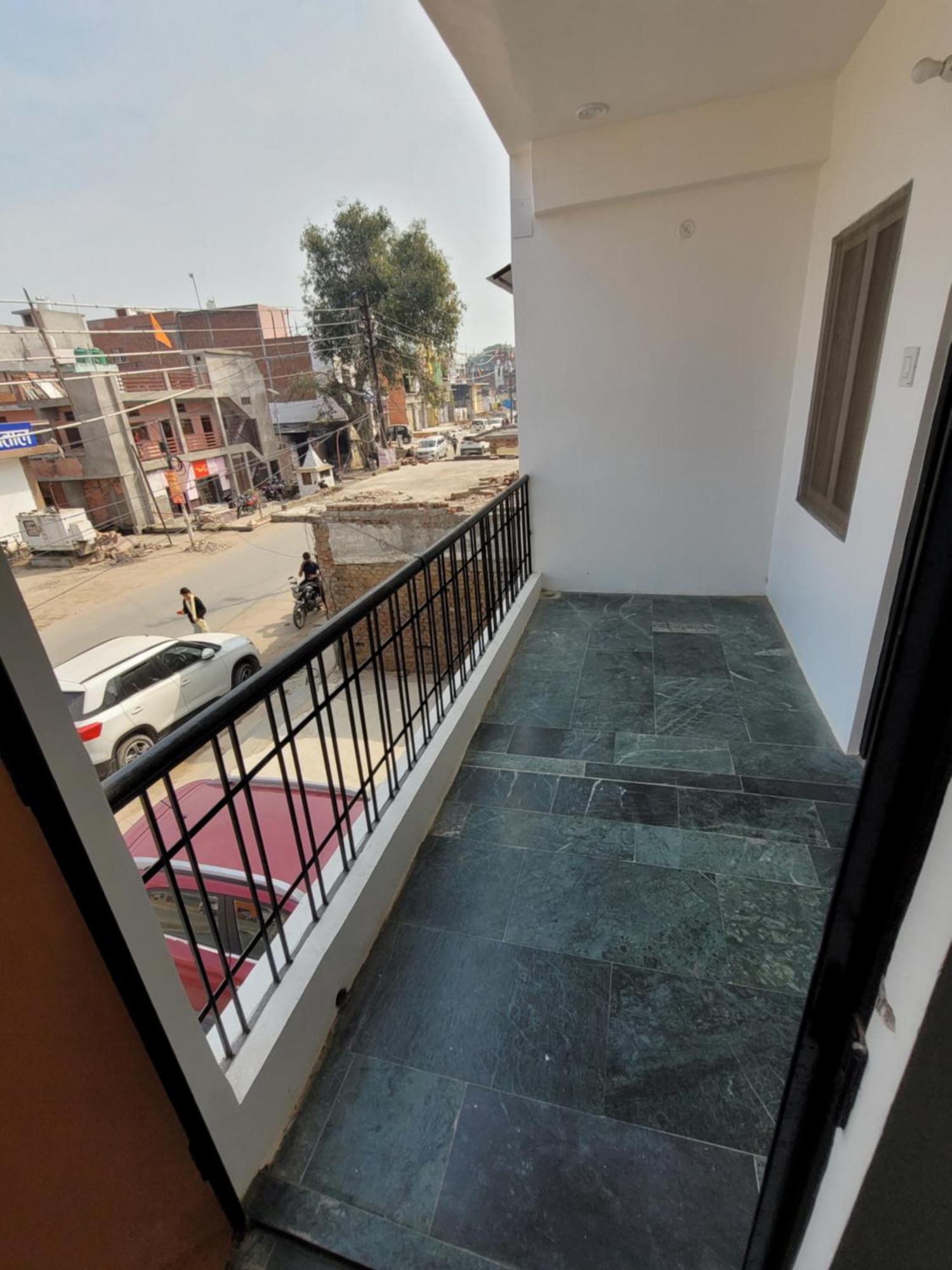 Pushpa Vatika Hotel Faizabad Exterior photo