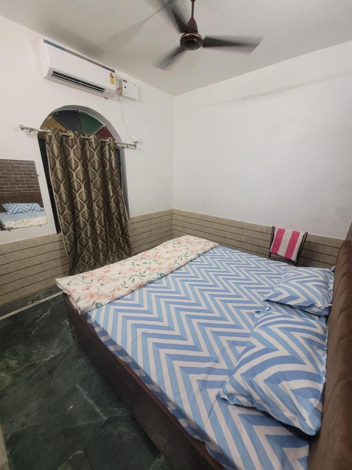 Pushpa Vatika Hotel Faizabad Exterior photo