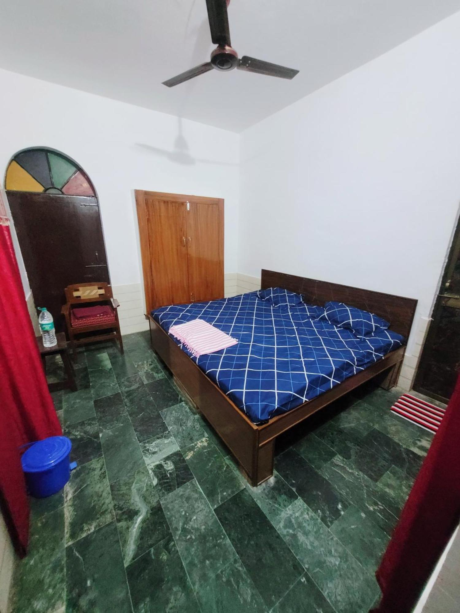 Pushpa Vatika Hotel Faizabad Exterior photo