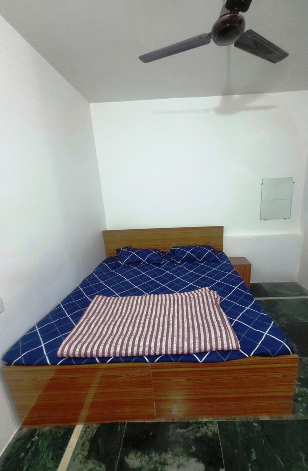 Pushpa Vatika Hotel Faizabad Exterior photo